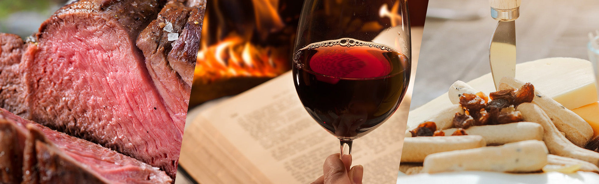 Ein Teller mit saftigem Steak, ein Glas Rotwein vor einem Kamin und Käse mit Brot und getrockneten Früchten.