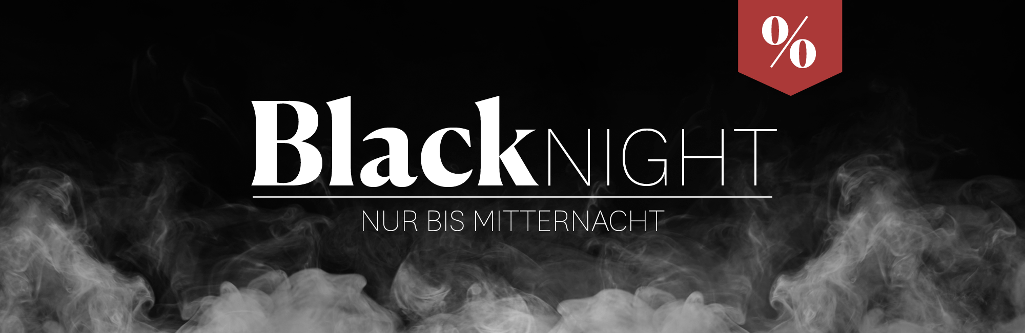 Schwarze Katze im Nebel mit der Aufschrift "Black Night" und einem roten Banner mit "bis zu -50%".